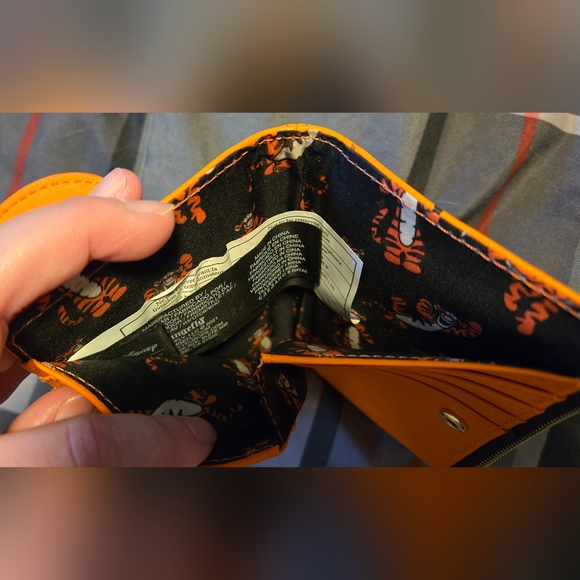 Loungefly Tigger Wallet - Picture 4 of 4